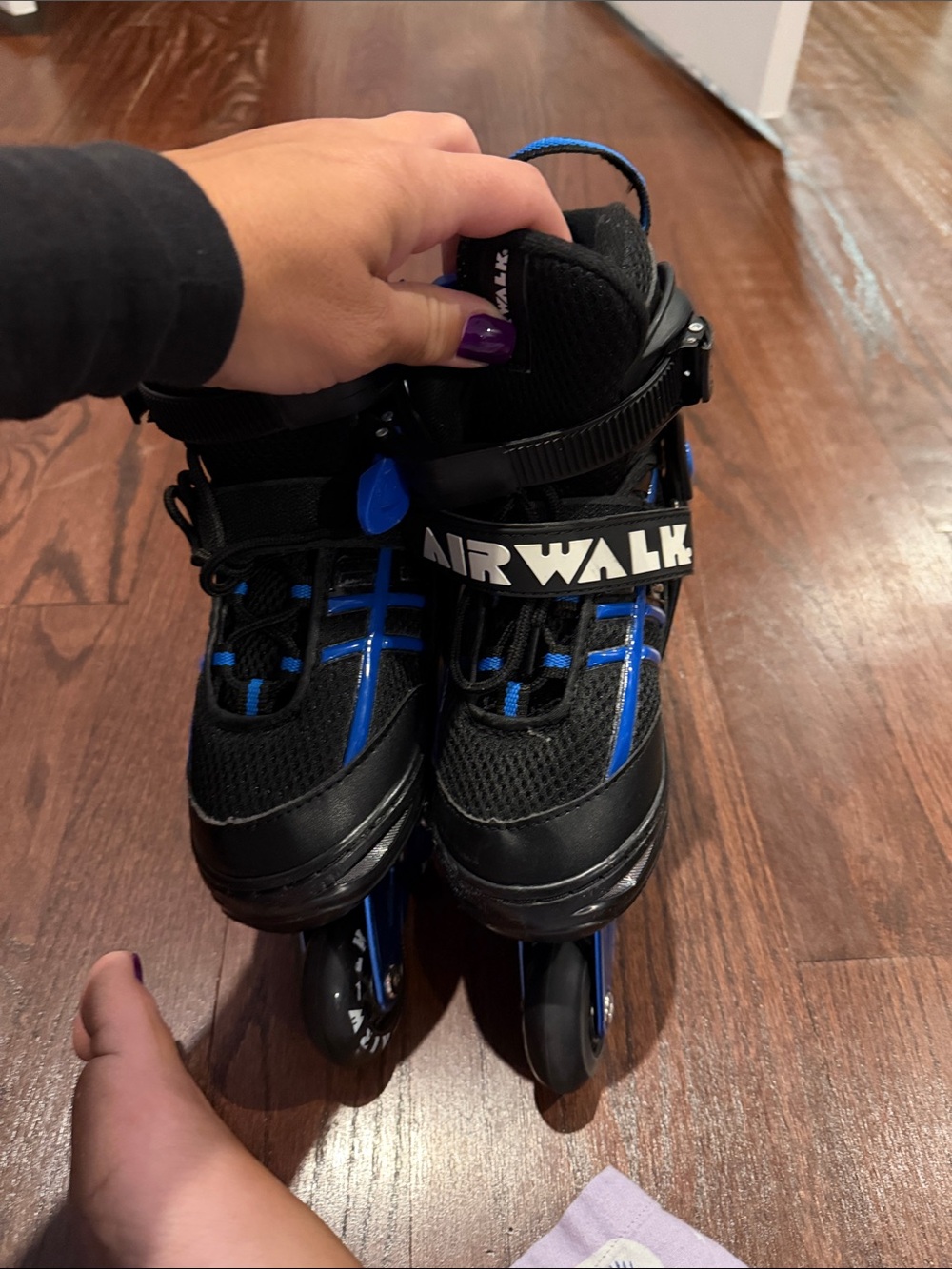 Kids rollerblades sizes 1-4 only used indooors